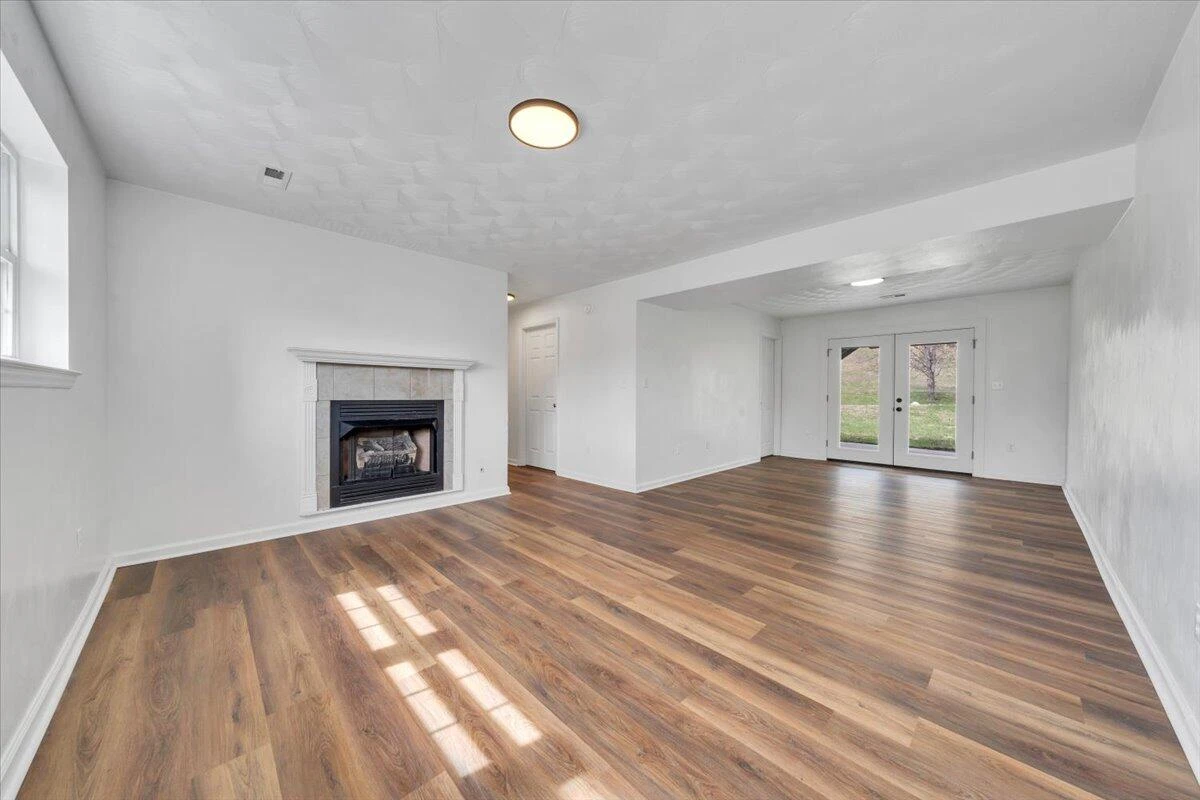 930 Brookfield LN - Photo 41