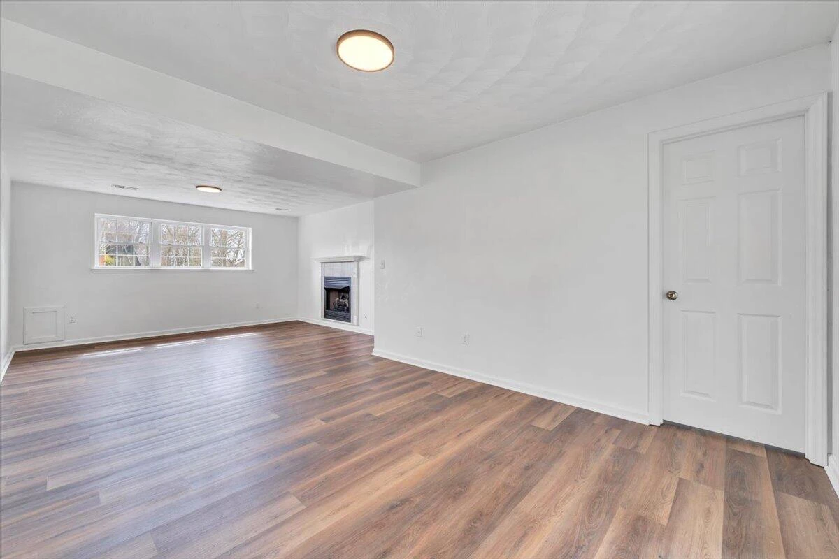 930 Brookfield LN - Photo 44