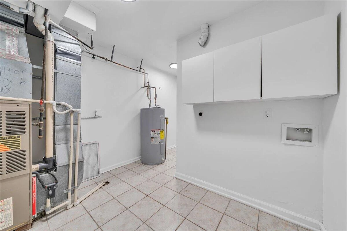 930 Brookfield LN - Photo 47