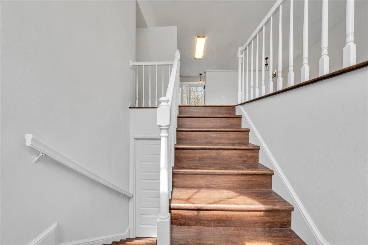 930 Brookfield LN - Photo 5