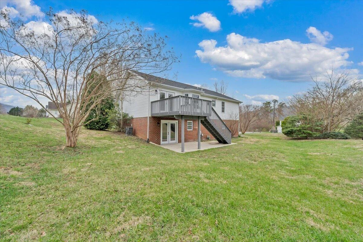 930 Brookfield LN - Photo 57