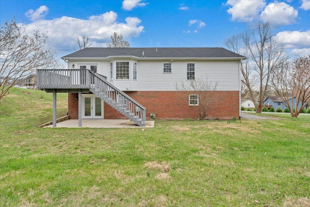 930 Brookfield LN - Photo 58
