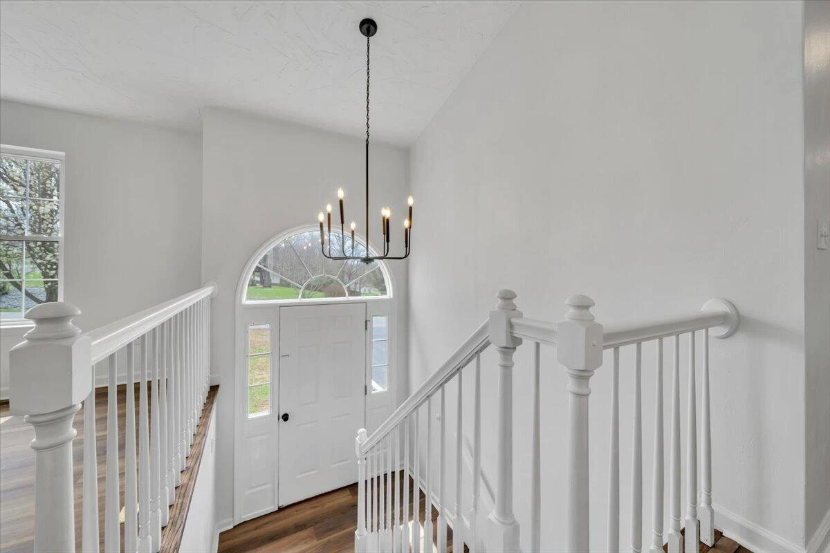 930 Brookfield LN - Photo 6