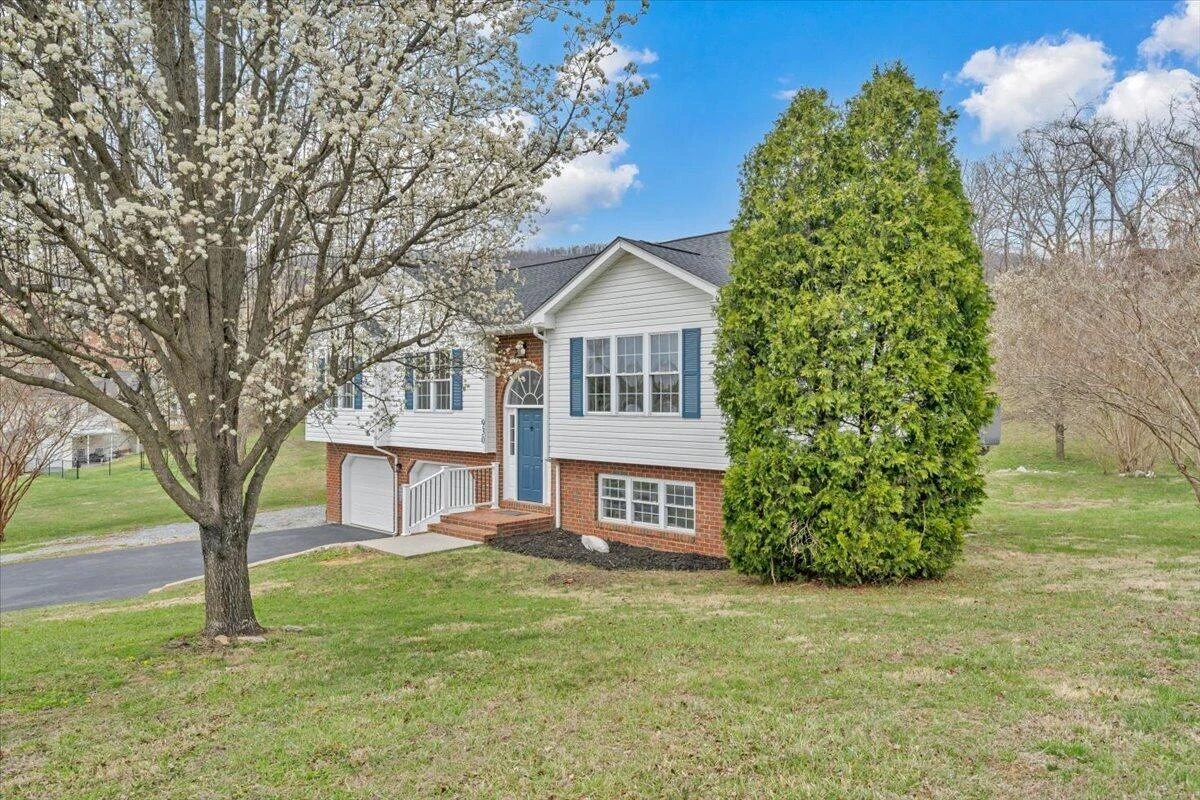 930 Brookfield LN - Photo 63