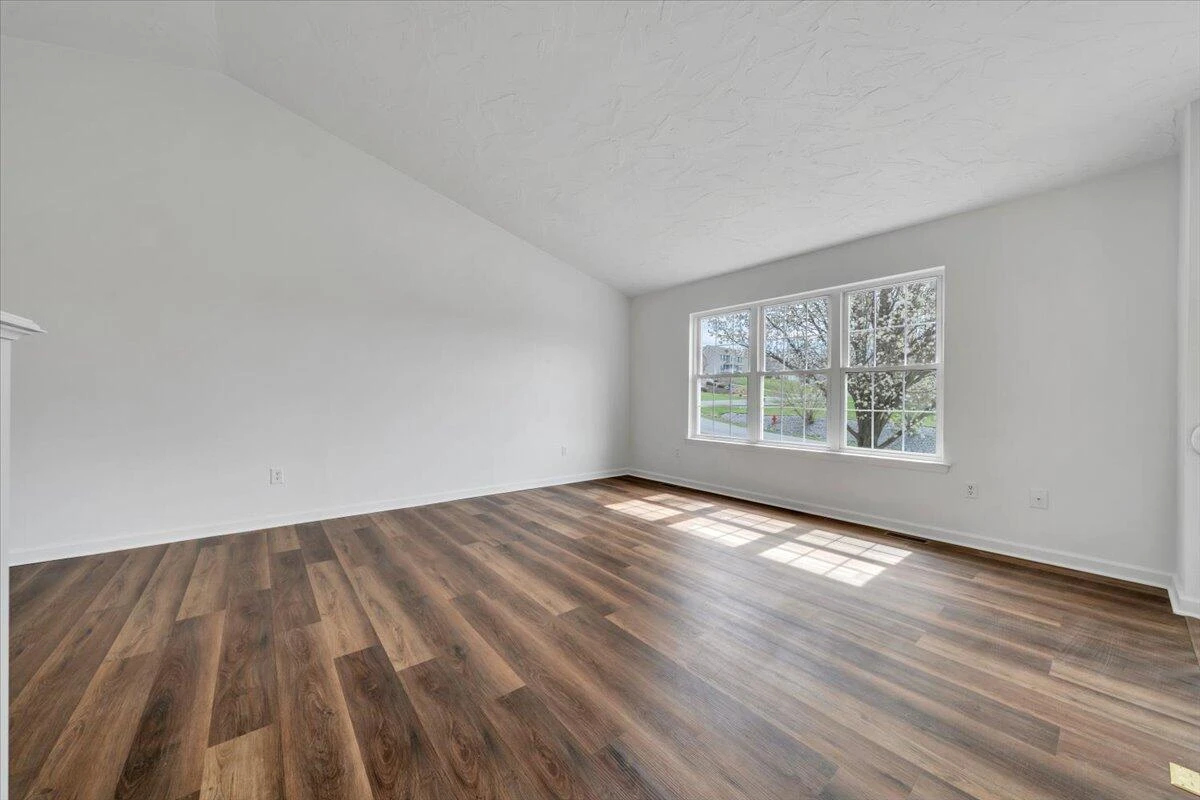 930 Brookfield LN - Photo 7