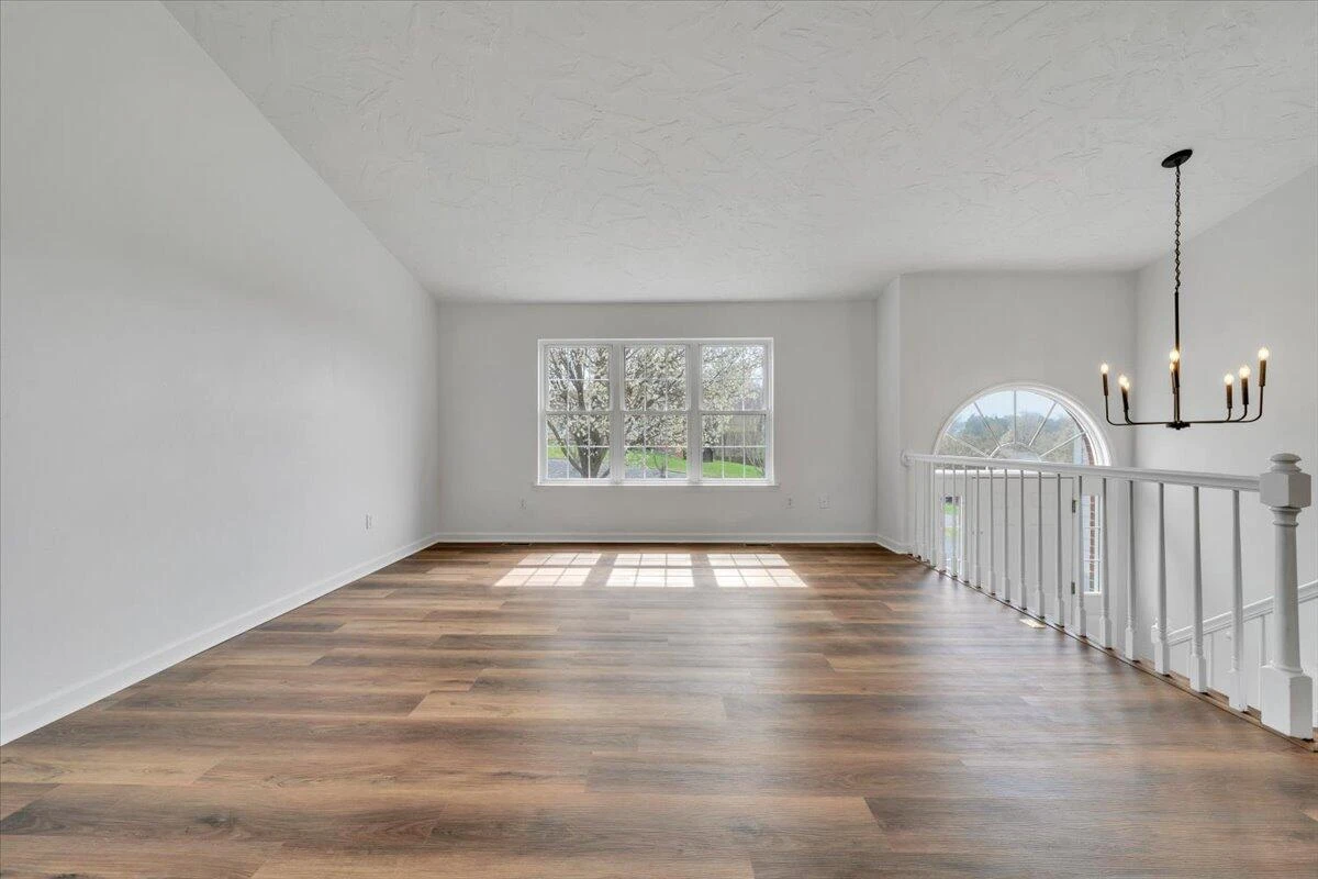 930 Brookfield LN - Photo 8