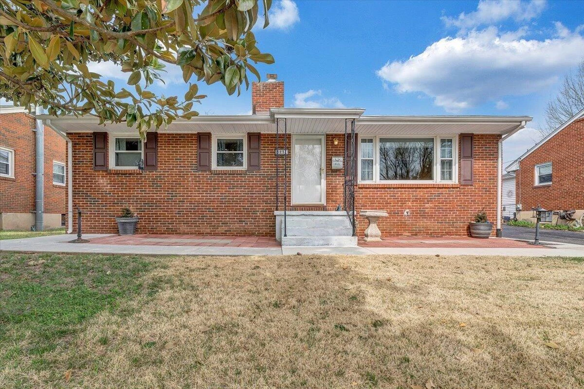 3231 Fleetwood AVE
