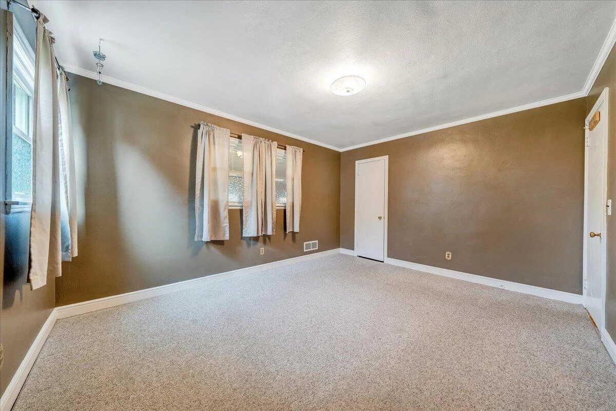 3231 Fleetwood AVE - Photo 16