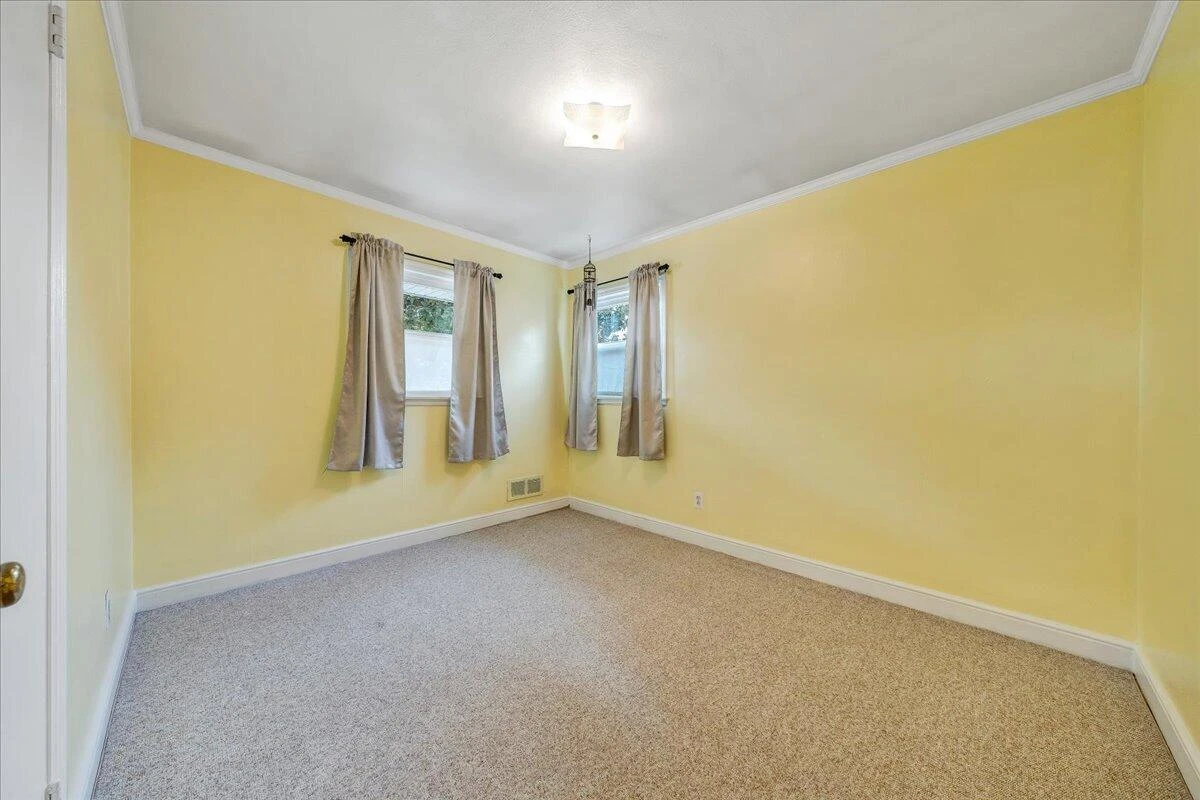 3231 Fleetwood AVE - Photo 17