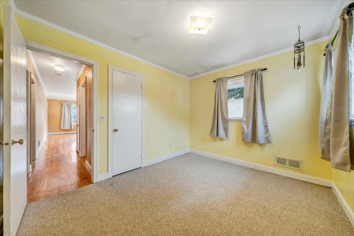 3231 Fleetwood AVE - Photo 18