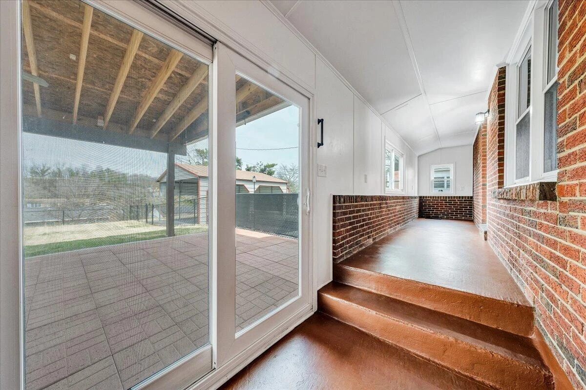 3231 Fleetwood AVE - Photo 26