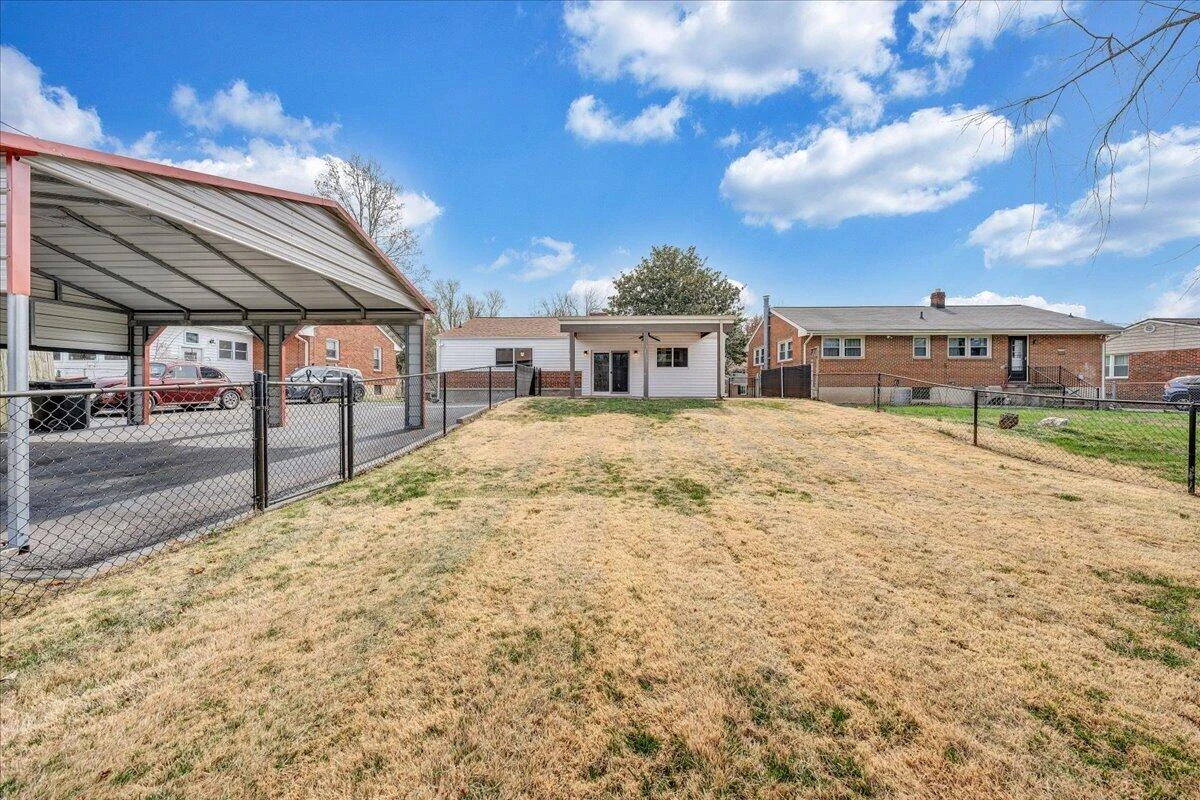 3231 Fleetwood AVE - Photo 32