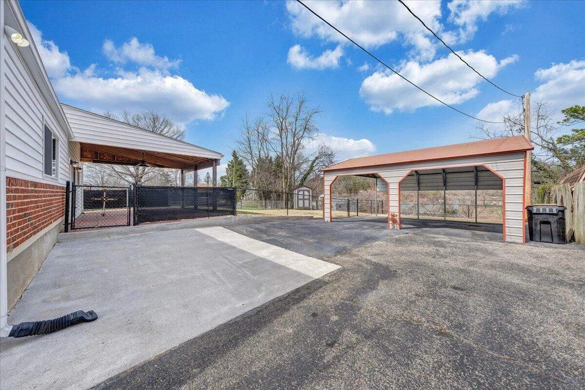 3231 Fleetwood AVE - Photo 35
