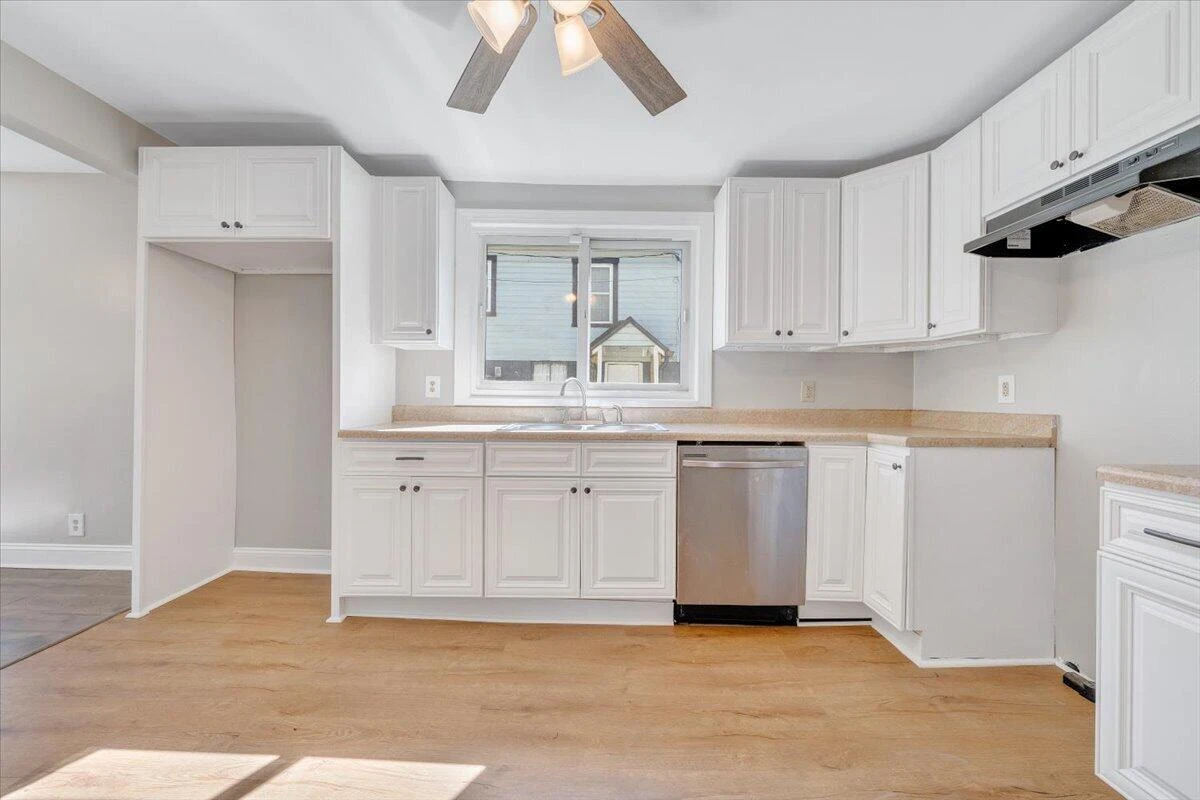 105 Mamie AVE - Photo 10