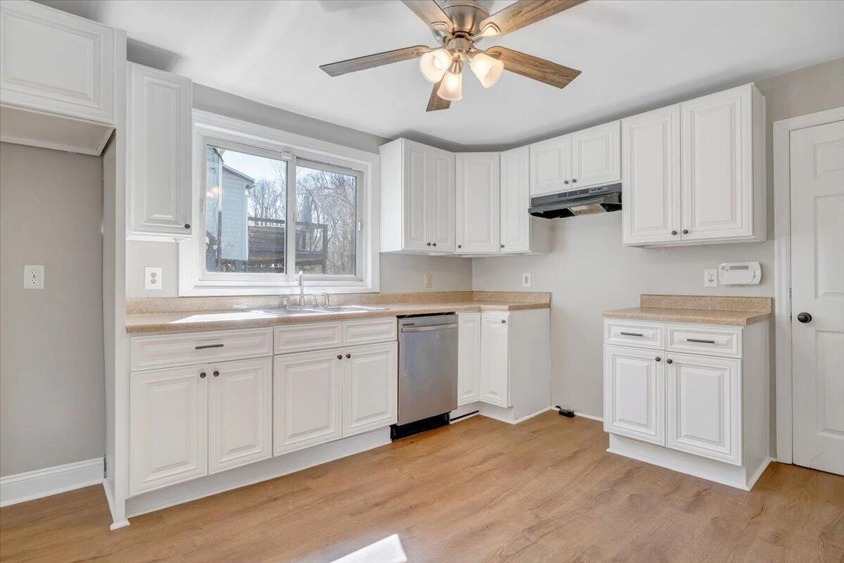 105 Mamie AVE - Photo 11