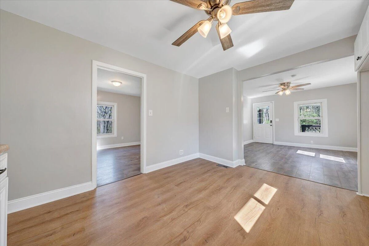 105 Mamie AVE - Photo 12