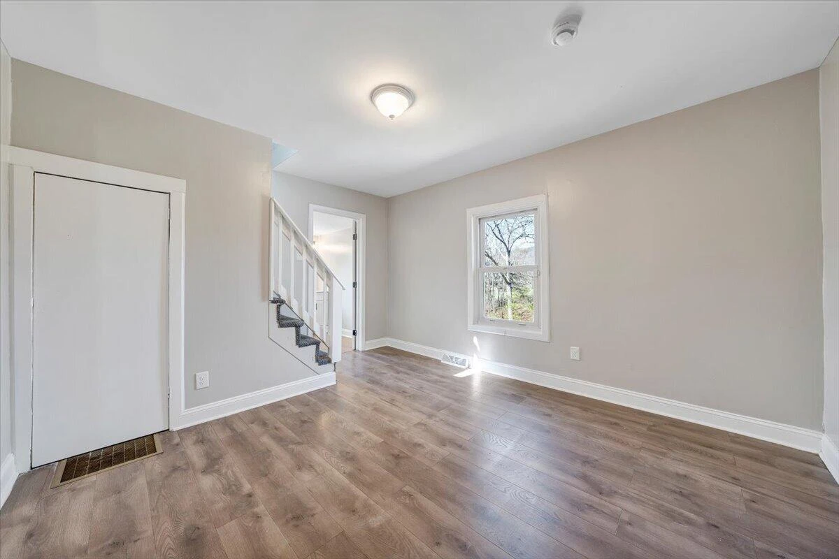 105 Mamie AVE - Photo 13