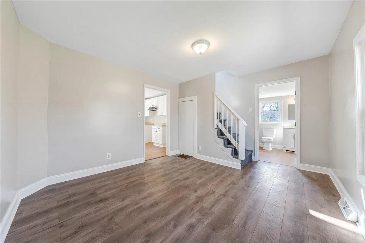 105 Mamie AVE - Photo 14