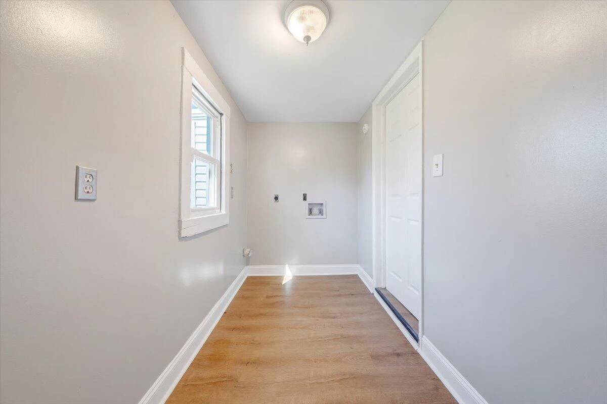 105 Mamie AVE - Photo 17