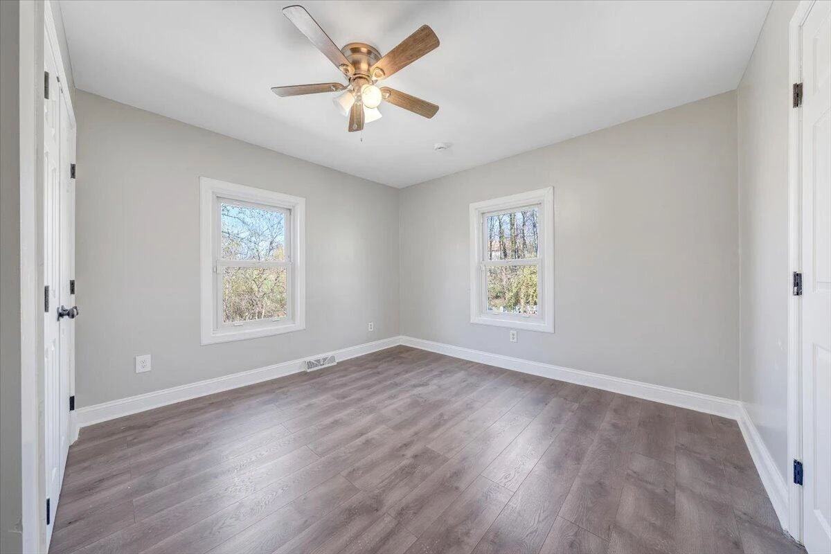 105 Mamie AVE - Photo 19