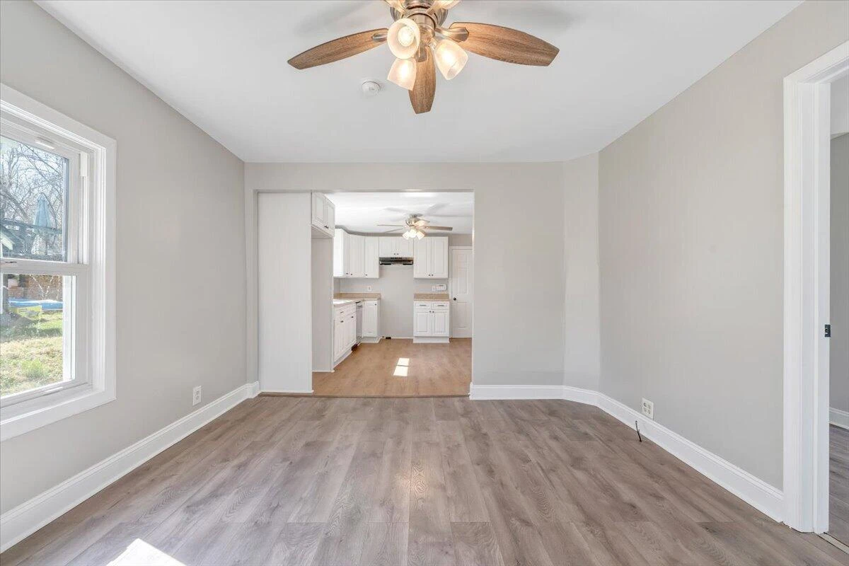 105 Mamie AVE - Photo 6