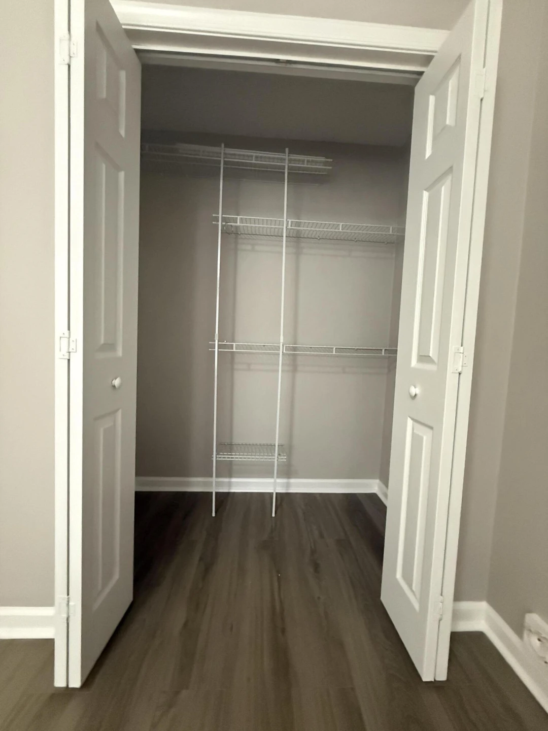2421 Deerfield CT SE - Photo 3
