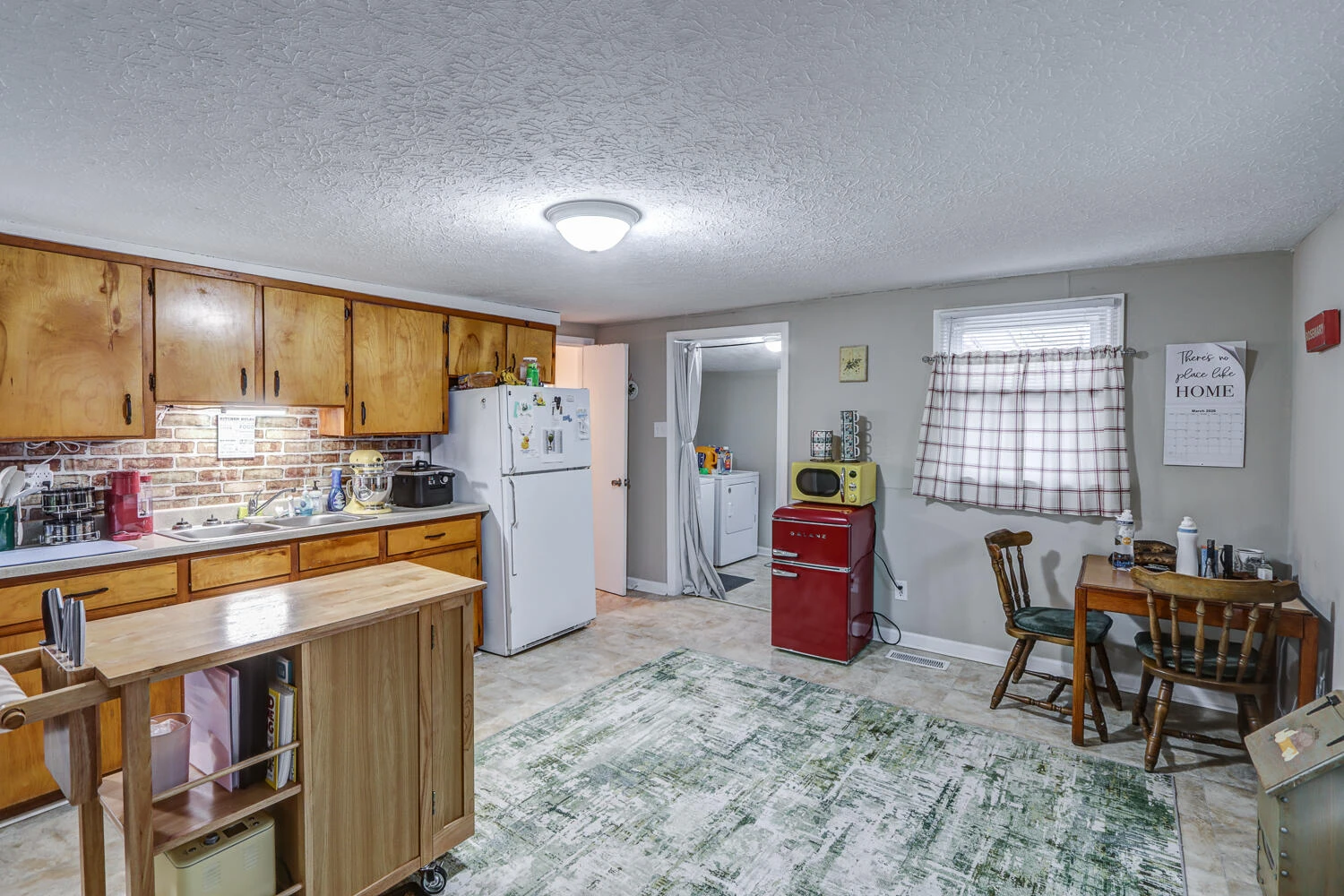 313 South ST - Photo 3