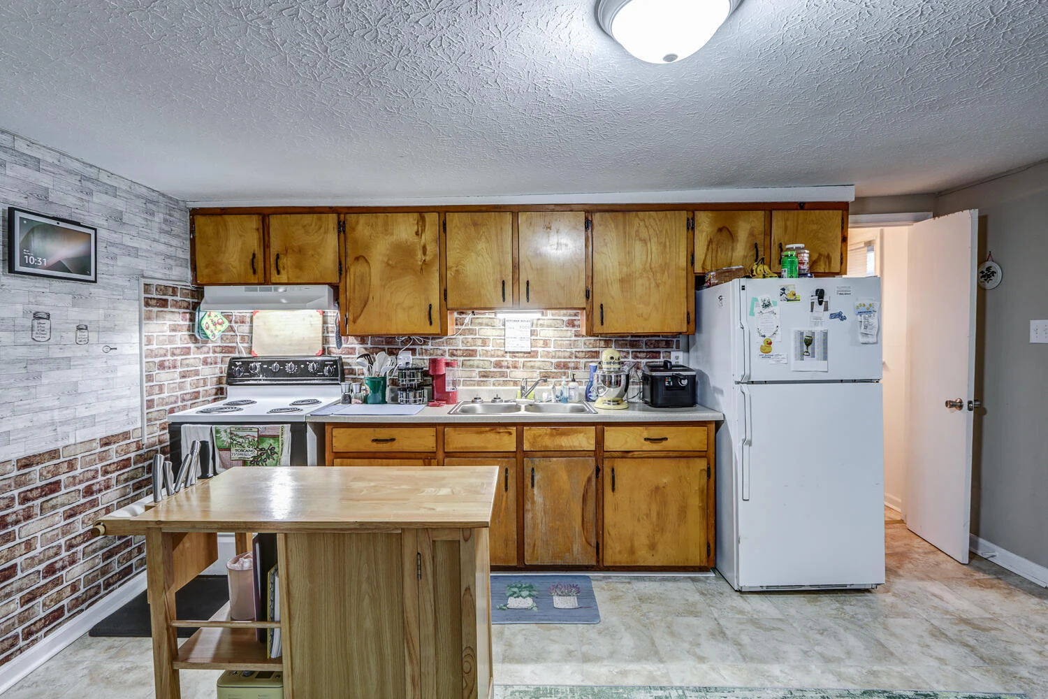 313 South ST - Photo 4
