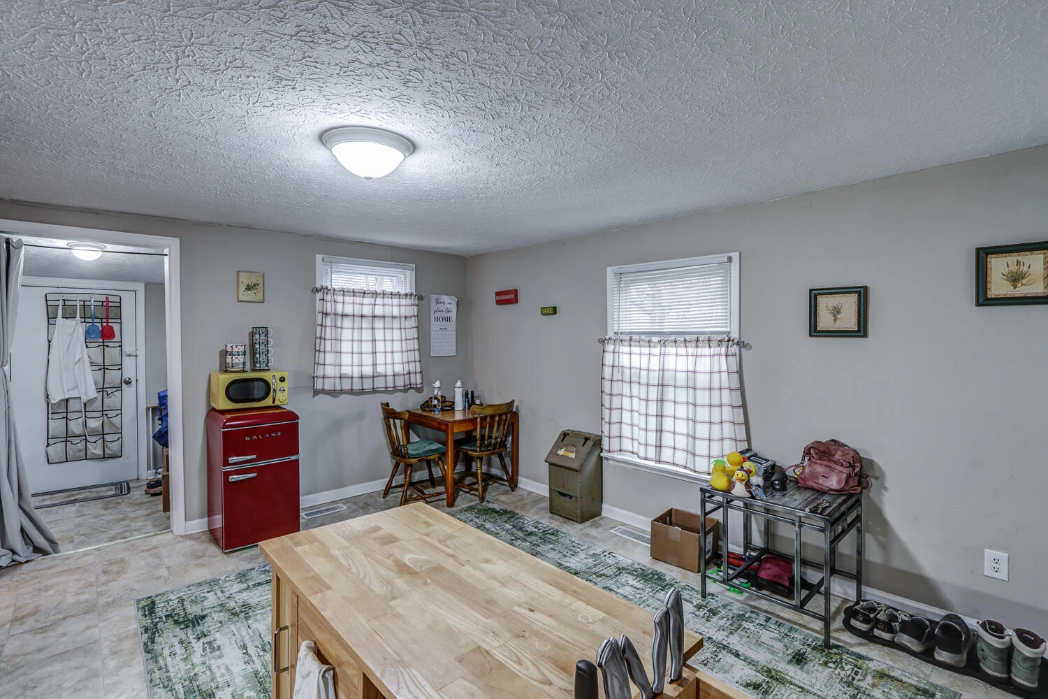 313 South ST - Photo 6