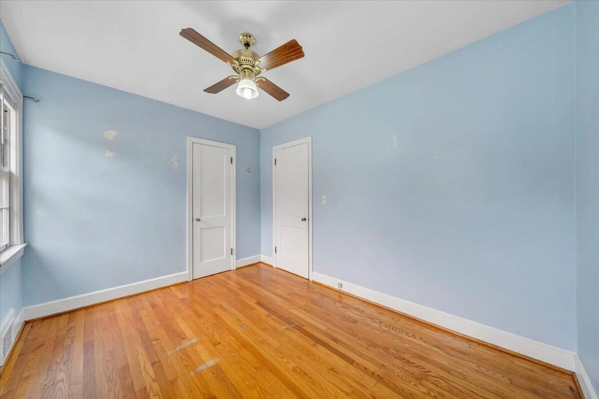 910 Brandon AVE SW - Photo 16