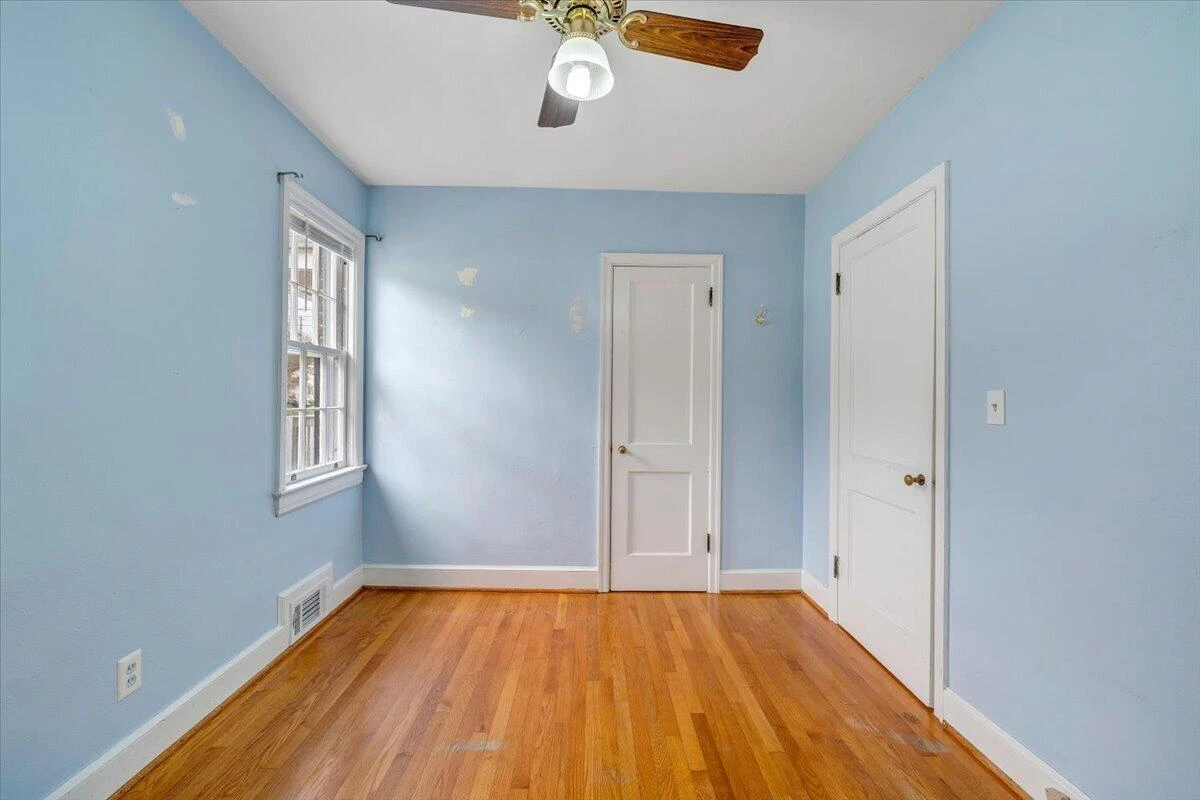 910 Brandon AVE SW - Photo 17