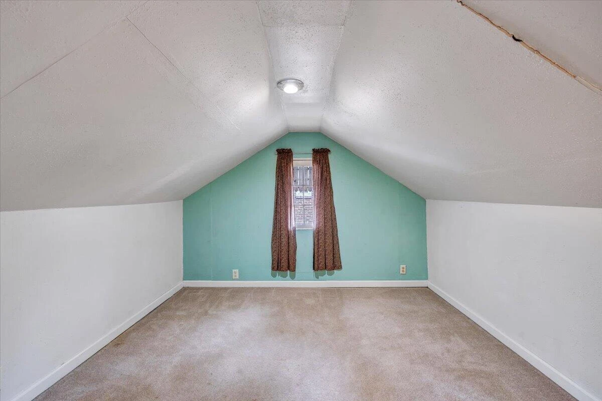 910 Brandon AVE SW - Photo 24
