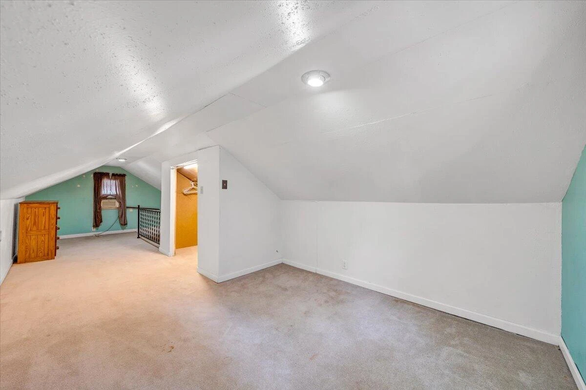 910 Brandon AVE SW - Photo 25