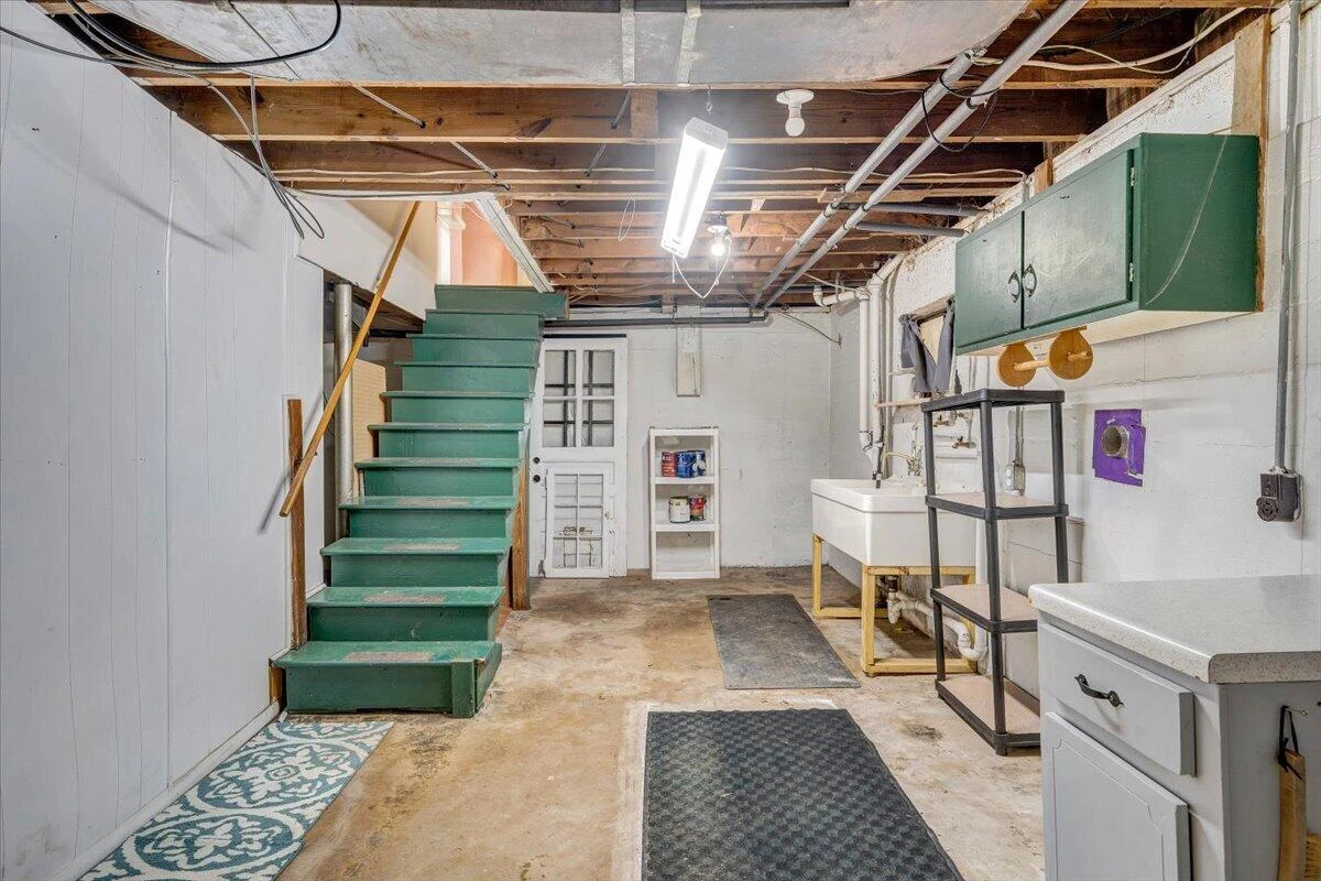 910 Brandon AVE SW - Photo 26
