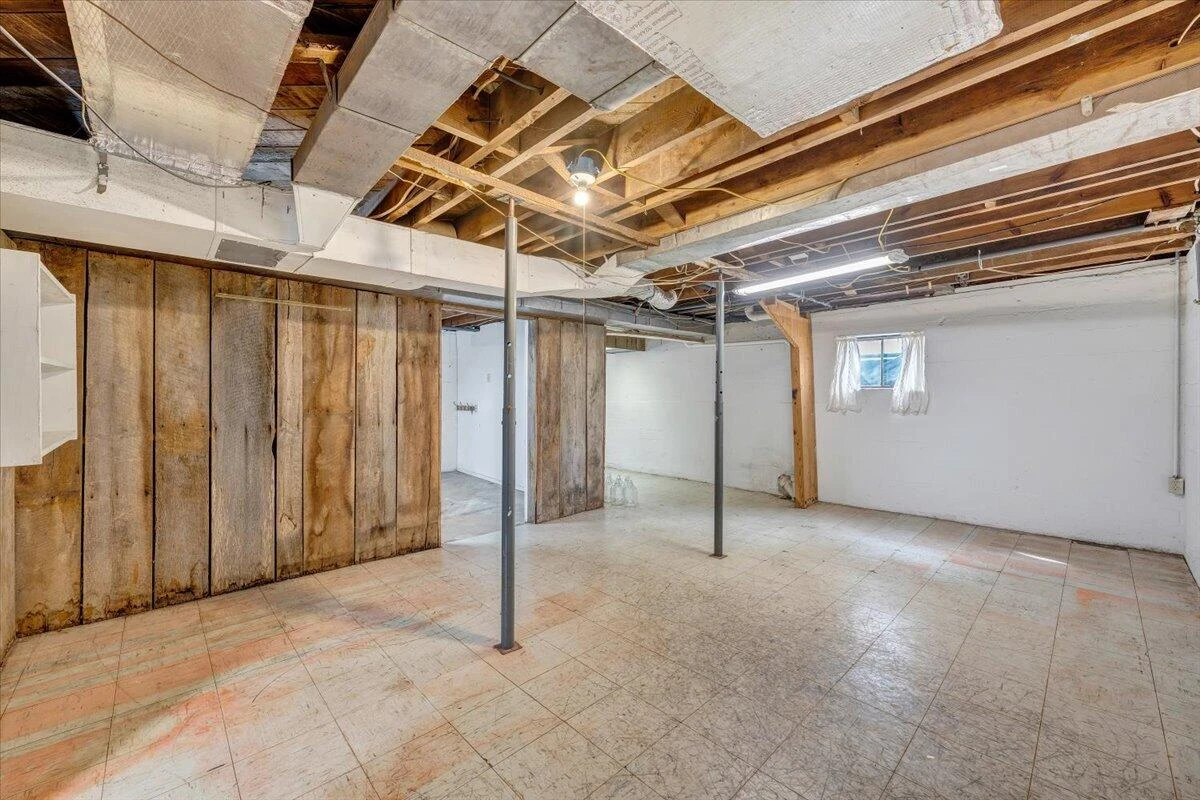 910 Brandon AVE SW - Photo 31