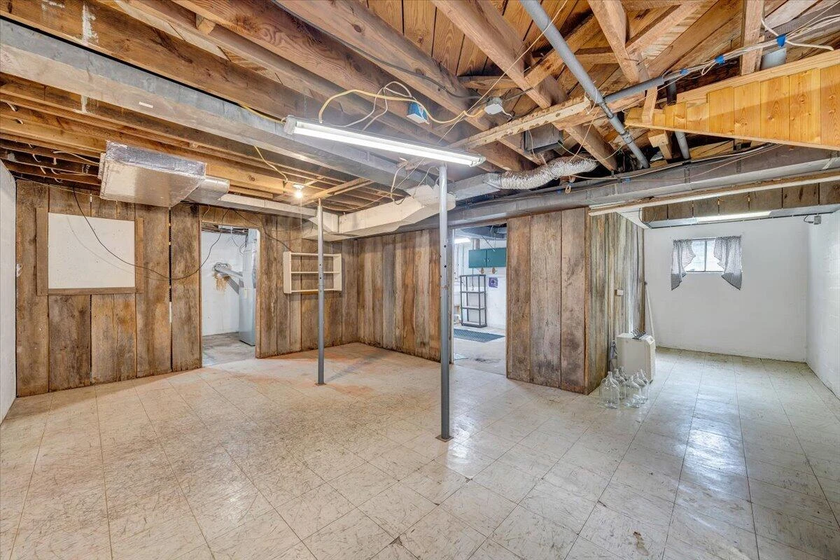 910 Brandon AVE SW - Photo 32