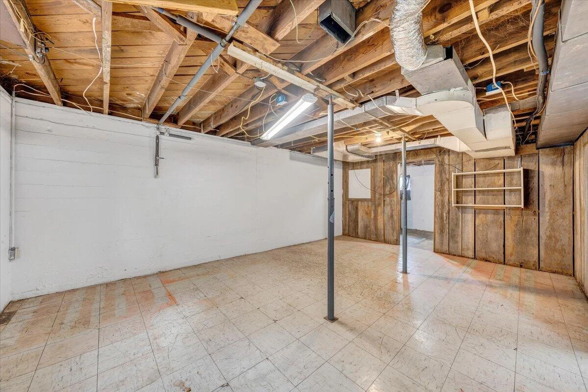 910 Brandon AVE SW - Photo 33