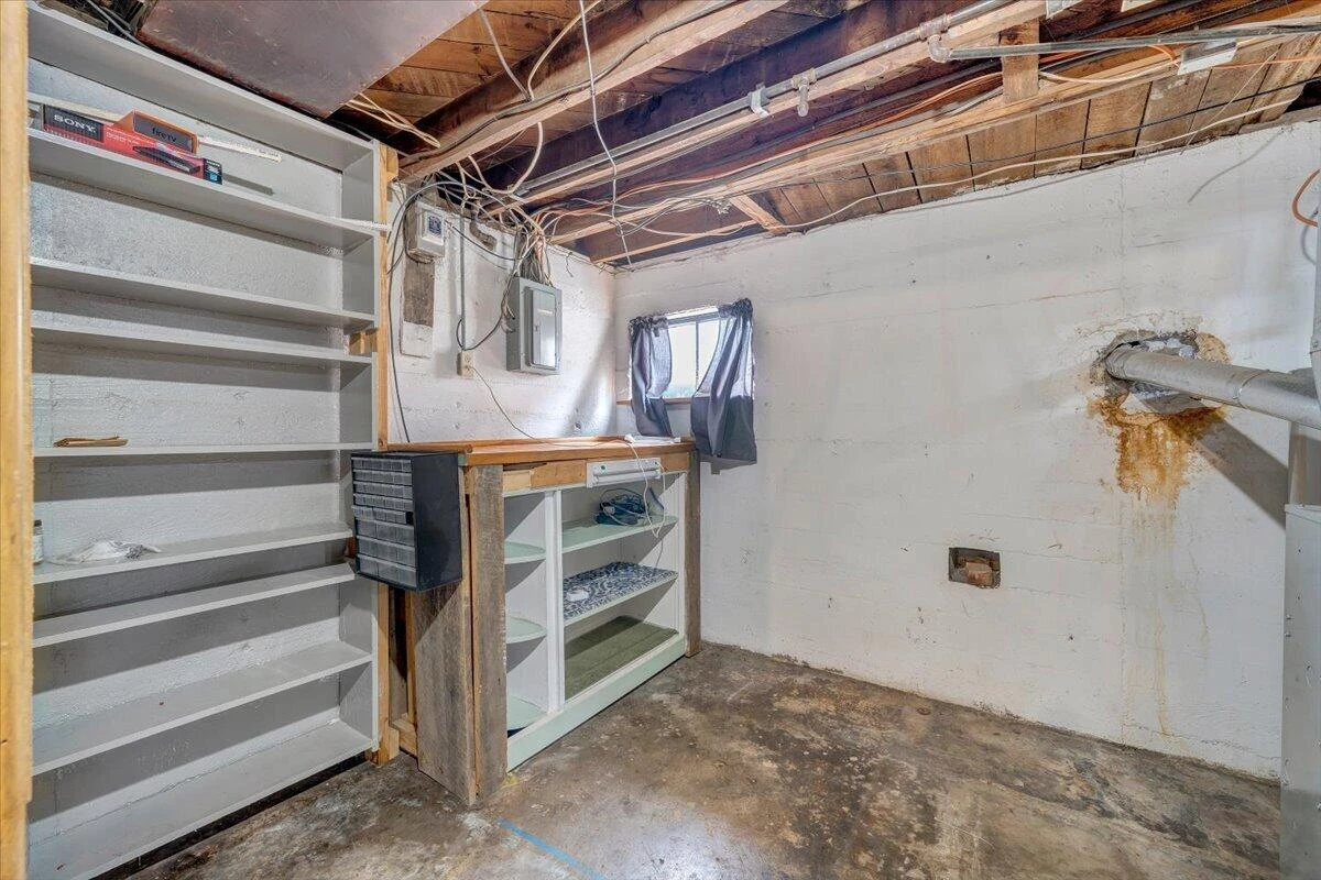 910 Brandon AVE SW - Photo 34