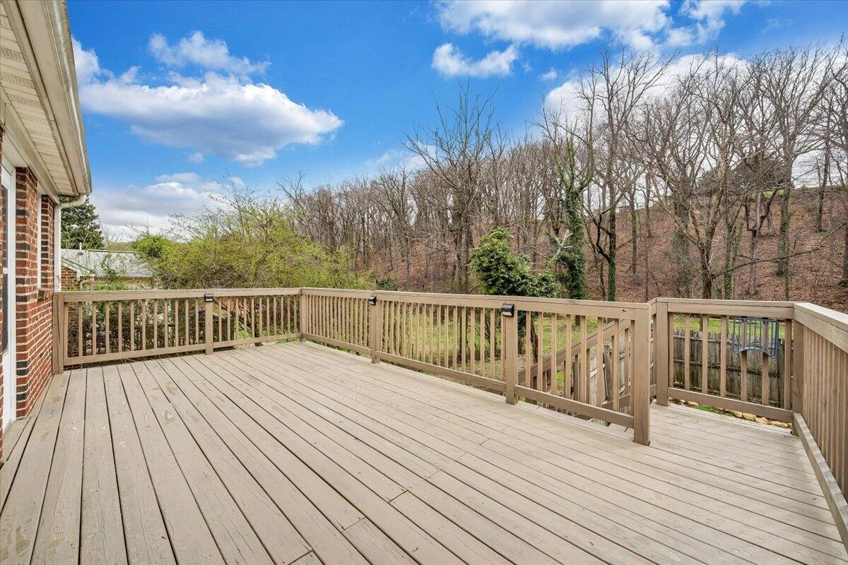 910 Brandon AVE SW - Photo 36