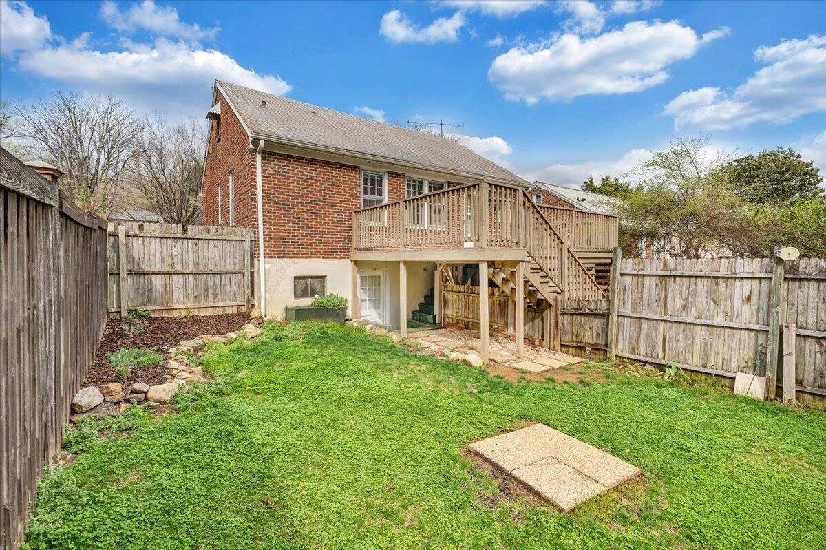 910 Brandon AVE SW - Photo 38