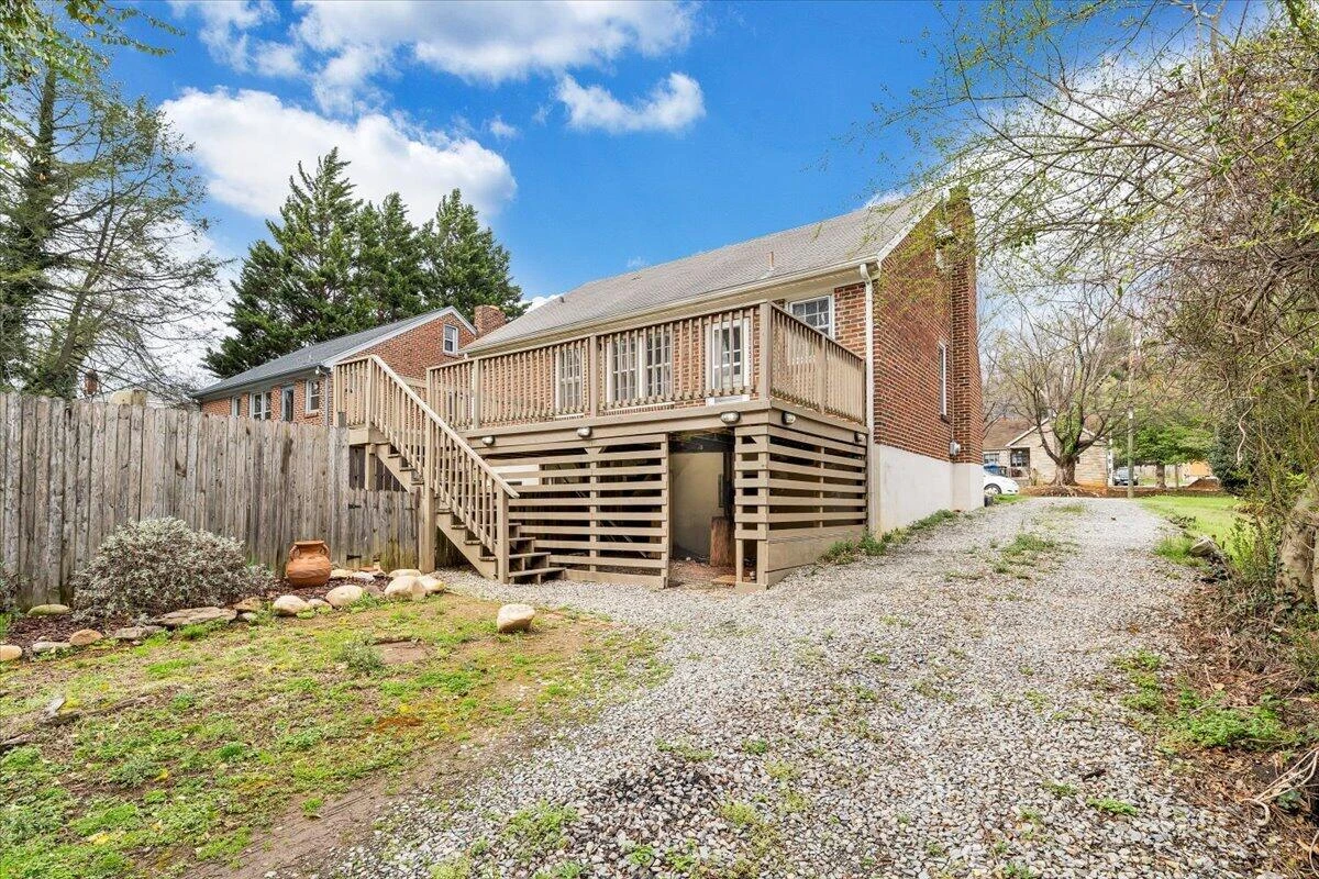 910 Brandon AVE SW - Photo 40
