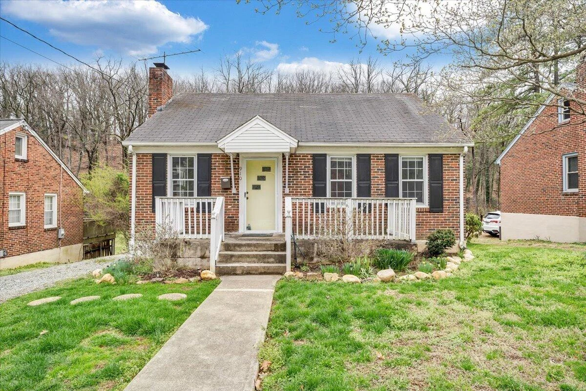 910 Brandon AVE SW - Photo 47