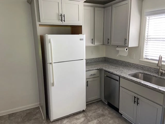 1018 Beechwood DR SW - Photo 4
