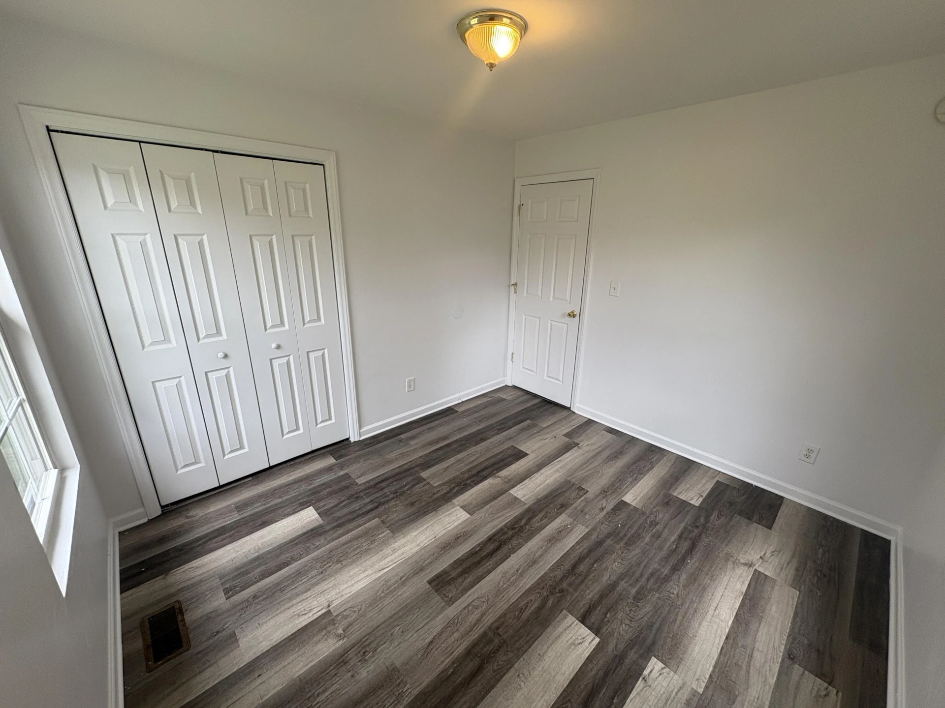1311 Melrose AVE NW - Photo 12