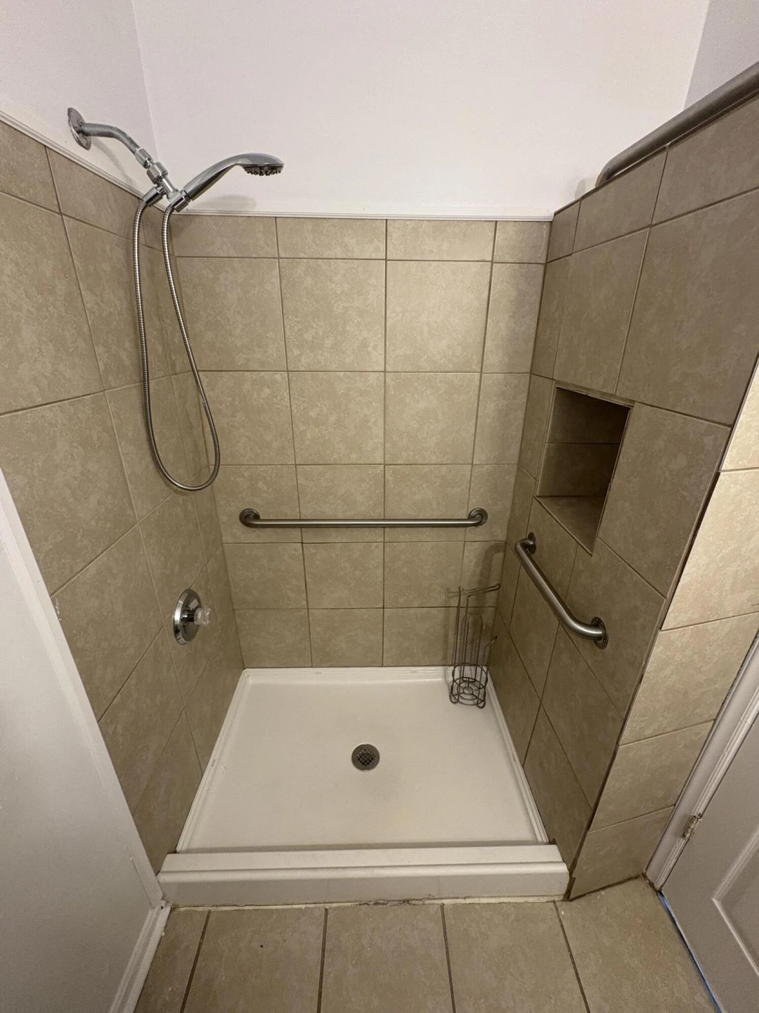 1311 Melrose AVE NW - Photo 17