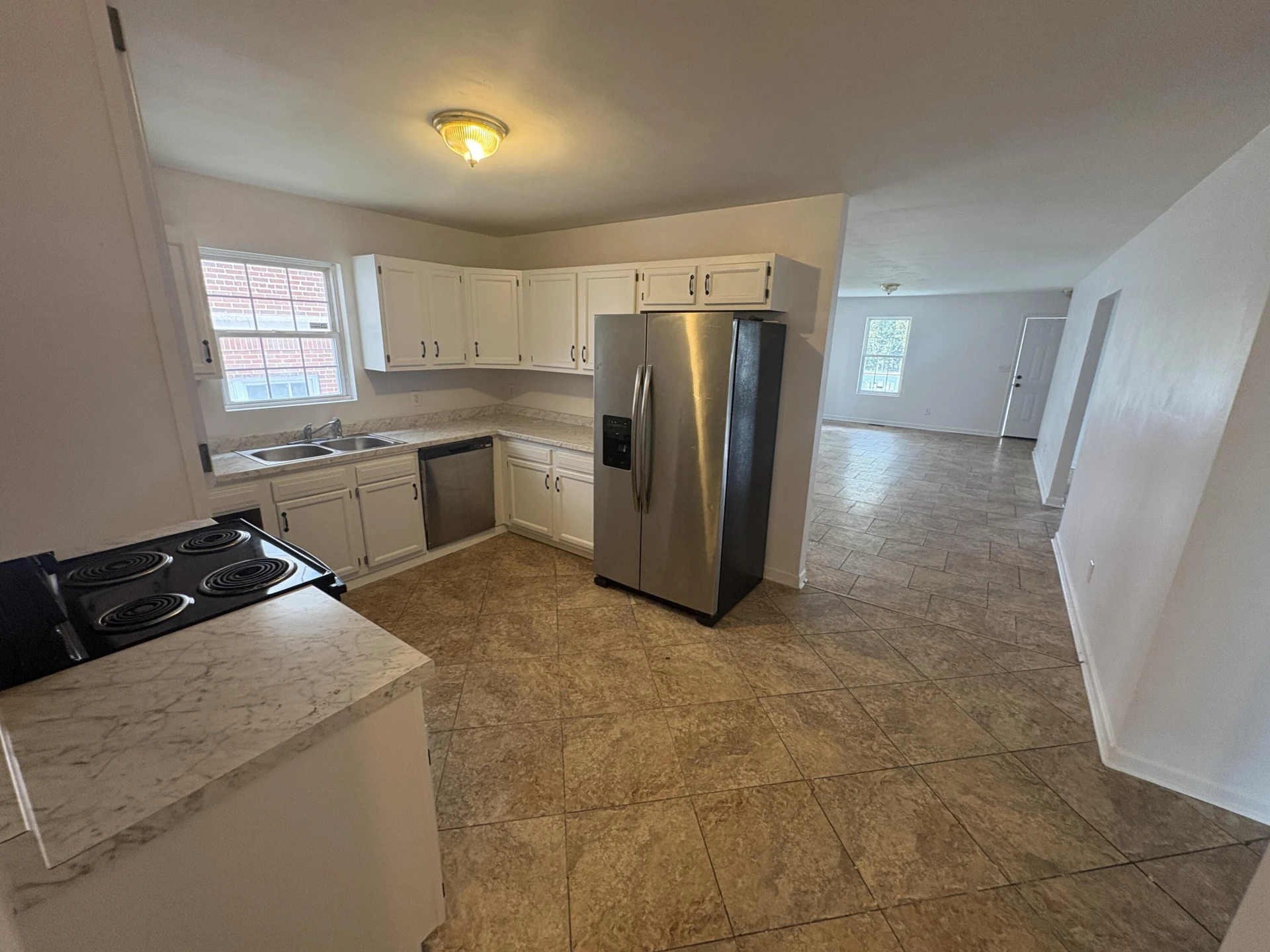 1311 Melrose AVE NW - Photo 5