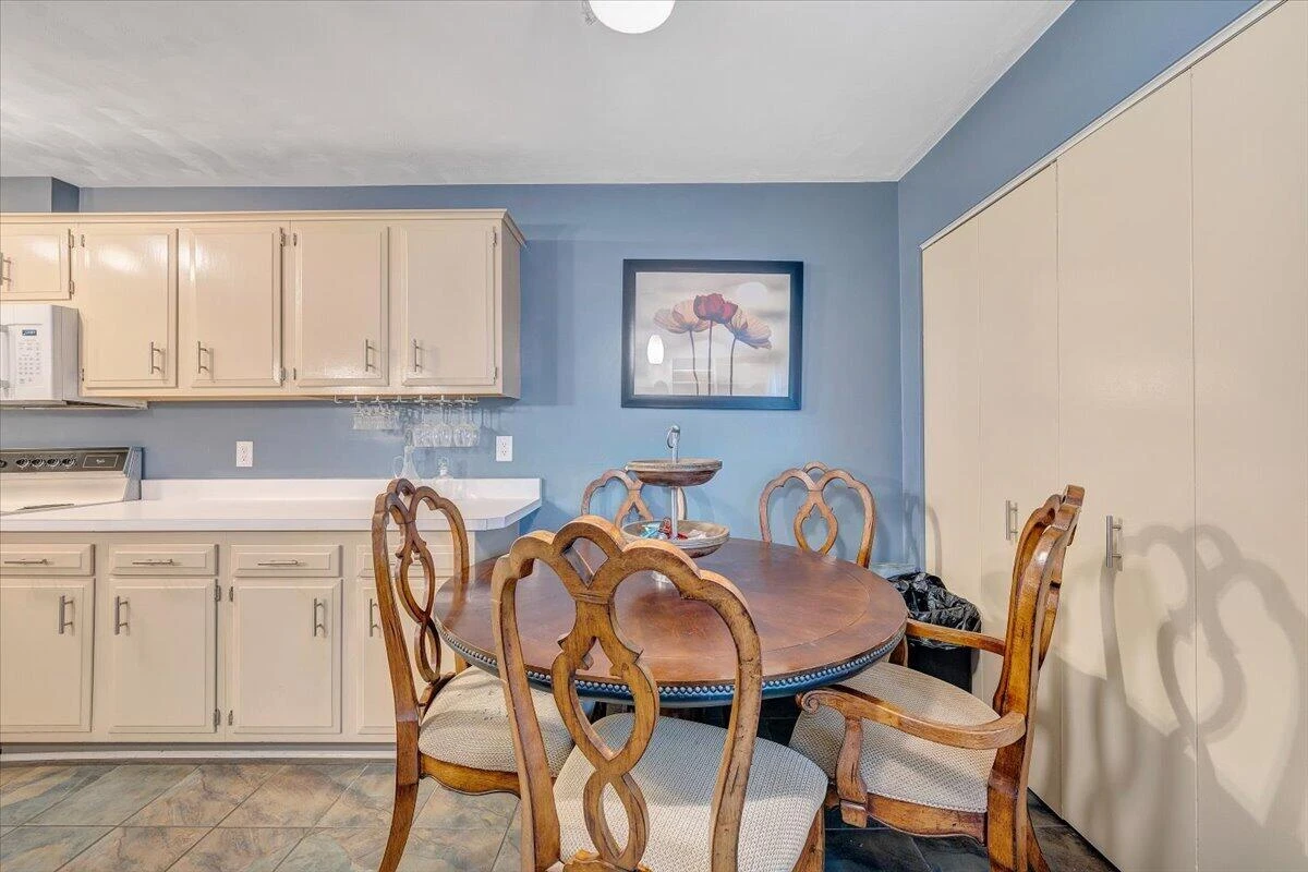 7104 Pine CT - Photo 14