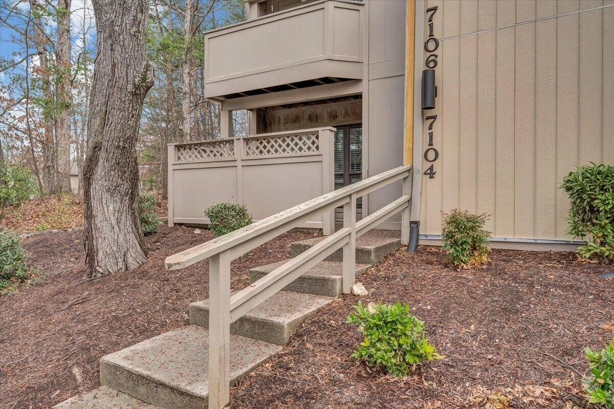 7104 Pine CT - Photo 2