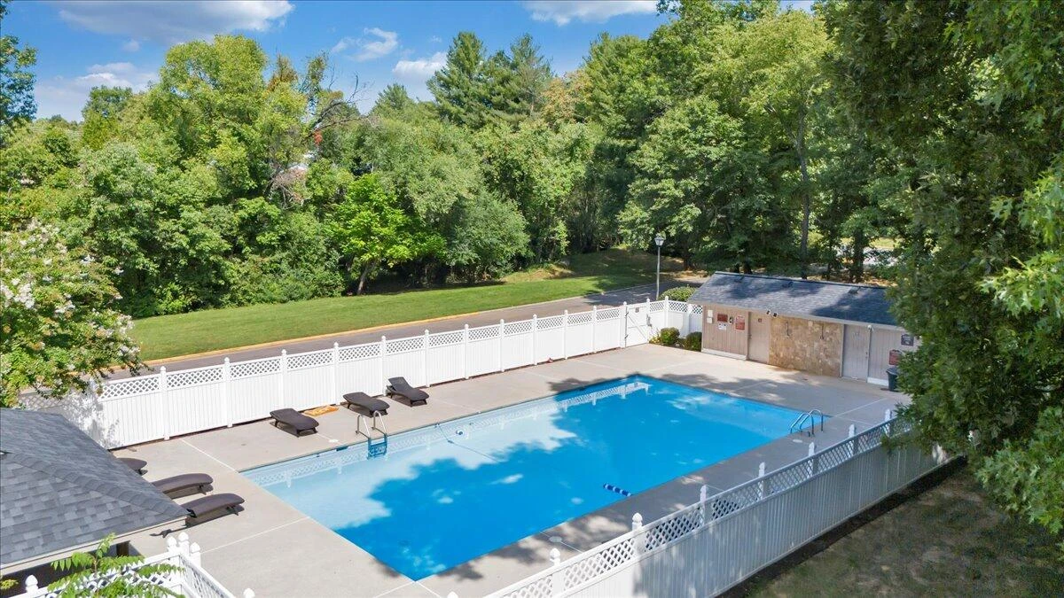 7104 Pine CT - Photo 28