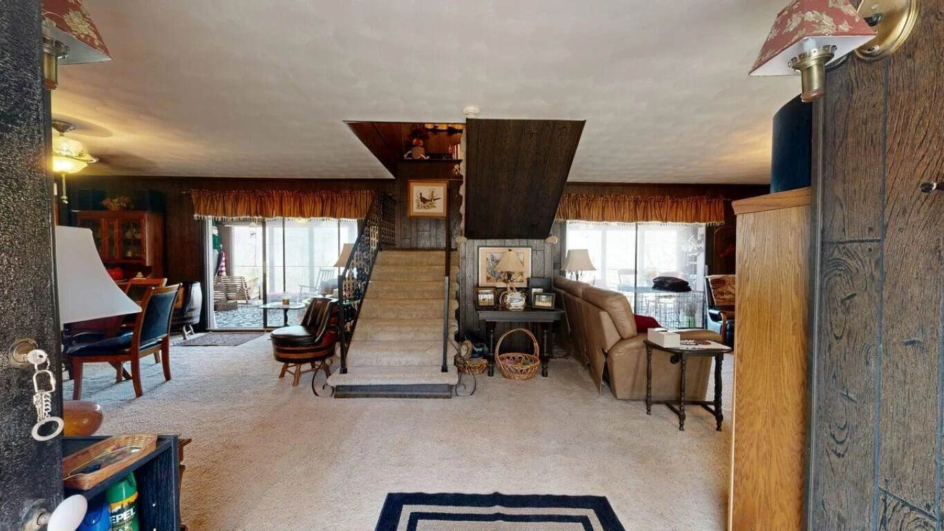 426 Burgess RD - Photo 3